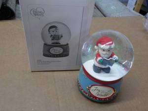 lot 60 image: Precious Moments snow globe