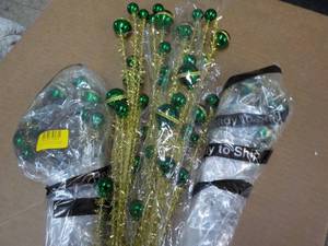 lot 64 image: Green and Gold Ornament Picks
