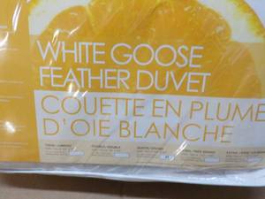 lot 74 image: queen size feather duvet insert