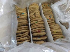 lot 185 image: Bakers Source chocolate chip cookies