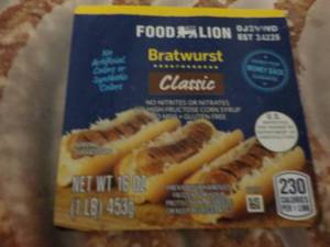 lot 204 image: Food Lion classic bratwurst