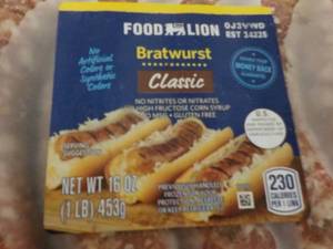 lot 205 image: Food Lion classic bratwurst