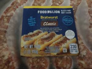 lot 208 image: Food Lion classic bratwurst