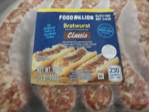 lot 209 image: Food Lion classic bratwurst