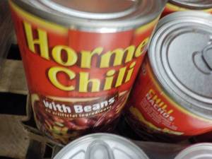 lot 353 image: Hormel Chili with beans