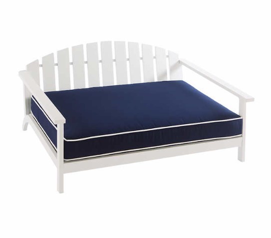lot 140 image: Agio Harbour Pet Bed - White and Blue
