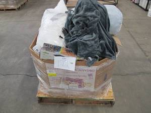 lot 122 image: Pallet of Store Overstock Store and Ecommerce Product and Returns