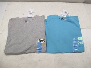 lot 417 image: NEW Pair of WOMENS Short Sleeve Green Bay Packers T-Shirts - Gray and Blue - LARGE