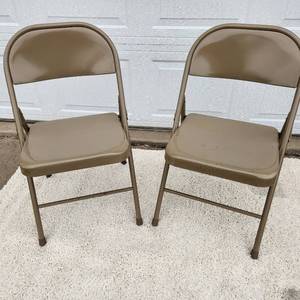 2 Metal Chairs - Great of the Holidays
