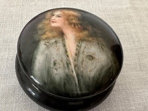 lot 80 image: Antique Portrait Hand Painted Vanity Jar