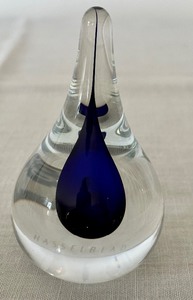 lot 72 image: Vintage Orrefors Intermezzo Blue Art Glass Teardrop Paperweight