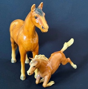 lot 69 image: Two Vintage Morten Studios Horse Figurines