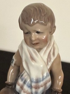 lot 54 image: Dahl Jensen Copenhagen Figurine #1069