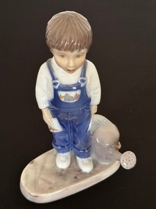 lot 53 image: Bing and Grndahl Limited Edition Childrens Day 1987 The Little Gardeners Figurine