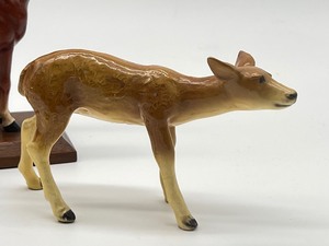 lot 90 image: Vintage Morten Studios Deer Figurine and Vintage Metal Horse Figurine