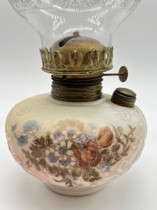 lot 48 image: Antique Kerosene Lamp