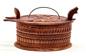 lot 27 image: Antique Carved Wooden Swedish Tine Box