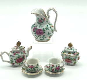 lot 123 image: Antique Childrens  Dollhouse Miniature Tea Set