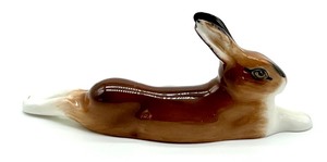 lot 126 image: Miniature Royal Doulton Rabbit Figurine