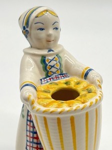 lot 125 image: Vintage 1940s Nils Thomson Danish Porcelain Candle Holder