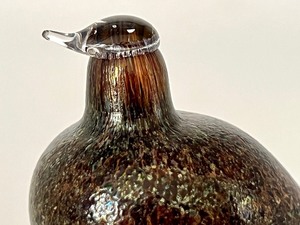 lot 129 image: Vintage Miniature Art Glass Nuutajarvi Bird Figurine