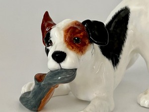 lot 128 image: Vintage Royal Doulton Playful Dog Figurine No. 2654