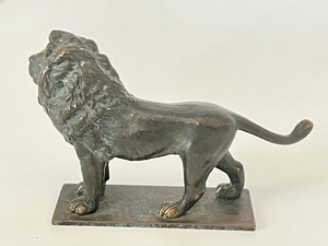 lot 146 image: Vintage Miniature Austria Bronze Lion Figurine