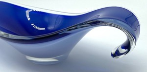 lot 240 image: Art Glass Bowl by Paul Kedelv Flygsfors