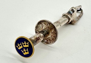 lot 308 image: Vintage Swedish Pickle Grabber