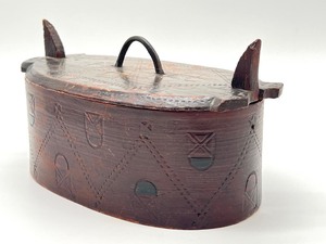 lot 42 image: Antique Swedish Wooden Tine Box