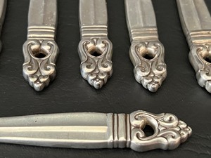 lot 16A image: (10) International Sterling Royal Danish Spreaders