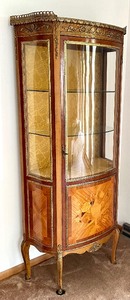 lot 5 image: Antique French Inlaid Curio with Bronze Mounts