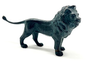 lot 264 image: Vintage Miniature Austria Bronze Lion Figurine
