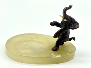 lot 292 image: Vintage Desk Tray with Bronze Elephant Figurine