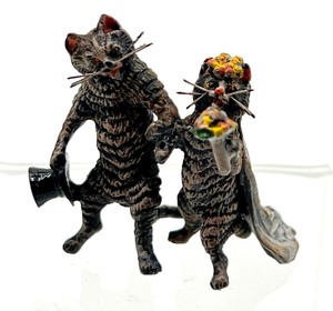 lot 277 image: Cat Wedding Couple Vienna Bronze Figurine