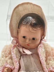 lot 164 image: Vintage Madam Alexander Dion Quintuplet Doll