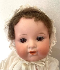 lot 335 image: Vintage Armand Marseille German Doll