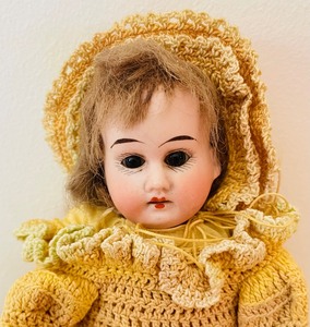 lot 346 image: Antique Wooden Doll with Porcelain Head