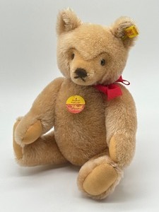 lot 399 image: Joined Mohair Steiff Bear 020136