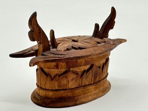 lot 398 image: Antique Miniature Hand Carved Swedish Tine Box