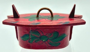 lot 359 image: Vintage Hand Painted Small Swedish Tine Box