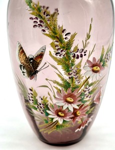 lot 374 image: Vintage Hand Painted Decorative Vase