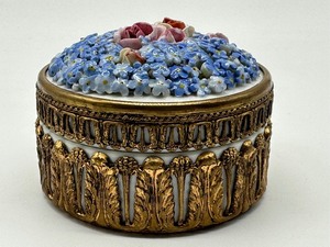 lot 380 image: Antique German Elfinware Porcelain Trinket Box