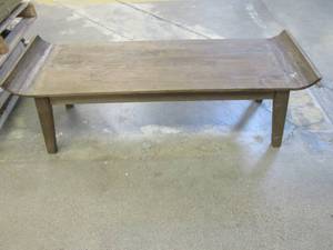 lot 370 image: Abbianna Accent Bench in Medium Brown (ONE SIDE IS CRACKED)