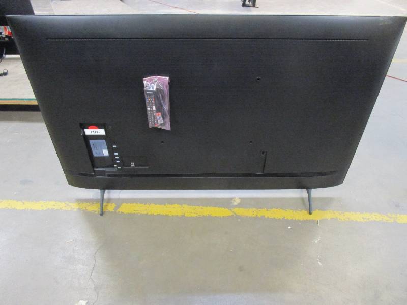 lot 940 image: Samsung - 65 Class 7 Series LED 4K UHD Smart Tizen TV ModelUN65TU7000FXZA (CUT)