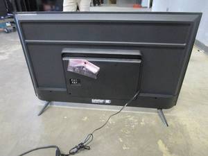 lot 976 image: VIZIO V-Series 50 Class 4K HDR Smart TV - V505-J09