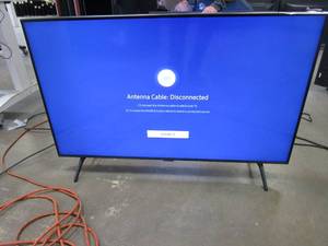 lot 986 image: Samsung - 43 Class 7 Series LED 4K UHD Smart TV Model UN43TU7000FXZA