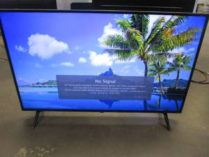 lot 991 image: LG - 43 Class UQ75 Series LED 4K UHD Smart webOS TV 43UQ7590PUB