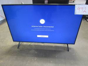 lot 992 image: Samsung - 43 Class 7 Series LED 4K UHD Smart TV Model UN43TU7000FXZA