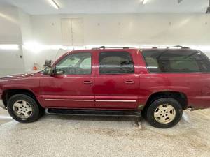 2004 Chevrolet Suburban 1500 LT - 4X4